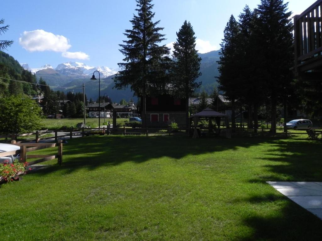 Villa Americana Chambres D'Hotes Champoluc Exterior photo