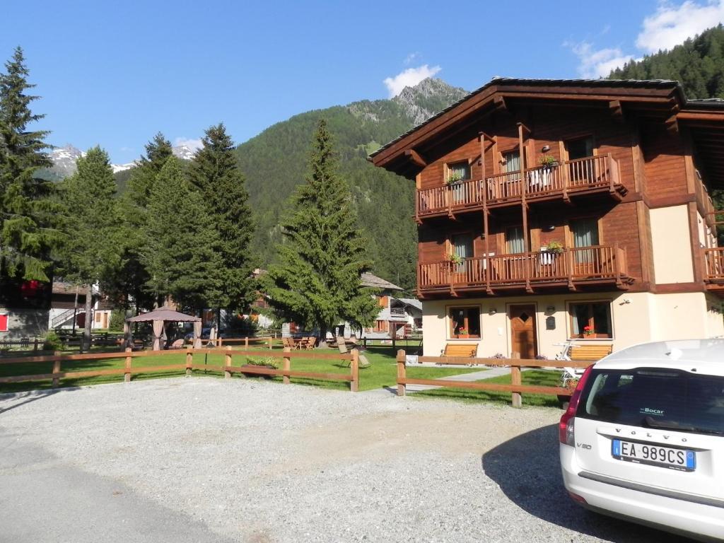 Villa Americana Chambres D'Hotes Champoluc Exterior photo