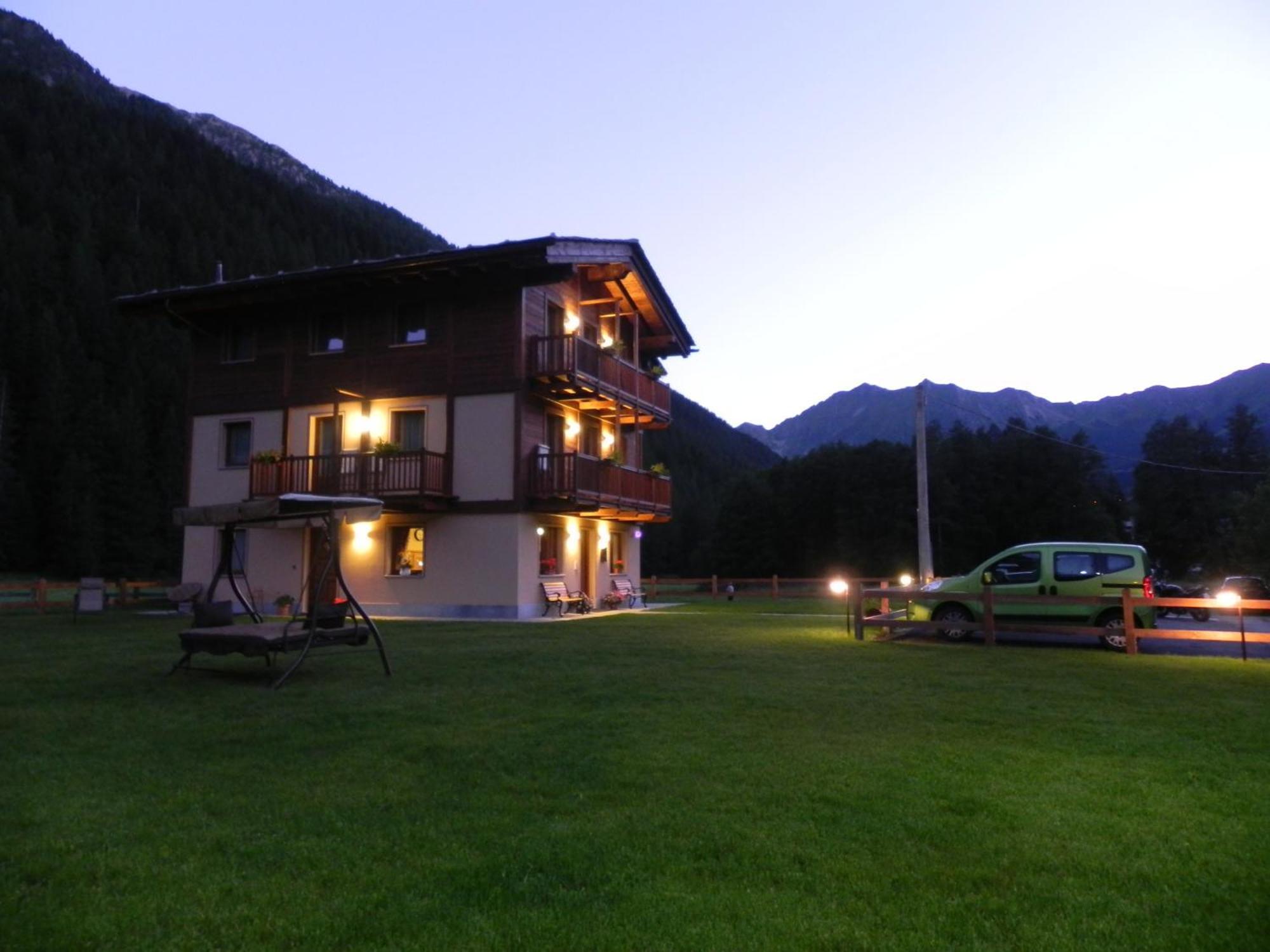 Villa Americana Chambres D'Hotes Champoluc Exterior photo