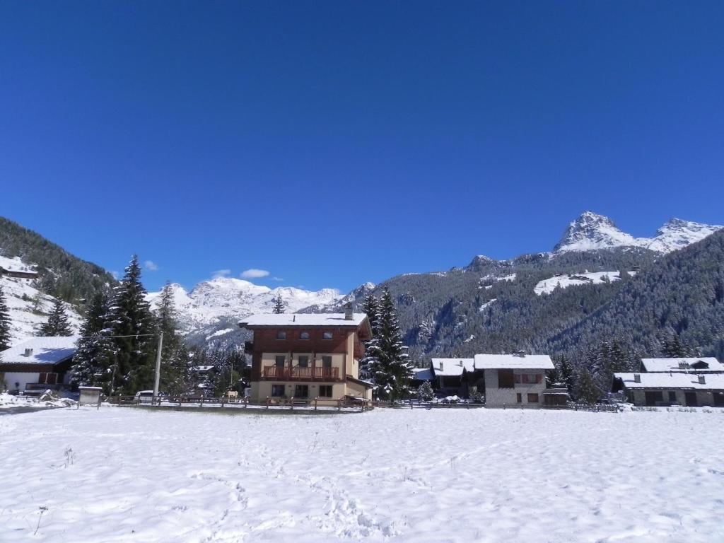 Villa Americana Chambres D'Hotes Champoluc Exterior photo