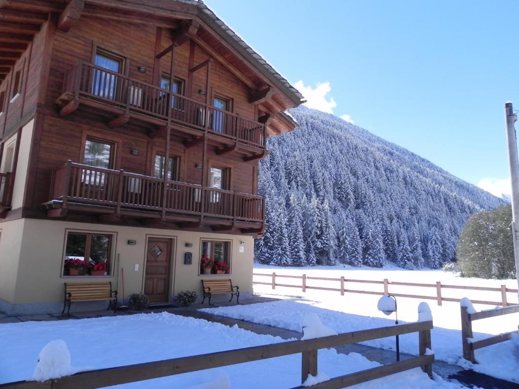 Villa Americana Chambres D'Hotes Champoluc Exterior photo